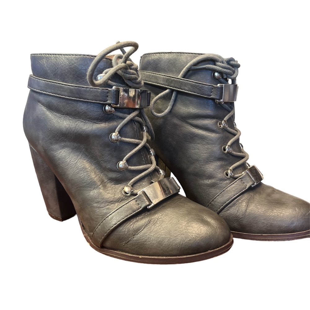 Michael Antonio ankle boot